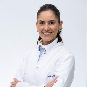 Foto de Dra. Larissa Uchimura de Azevedo Lamboglia